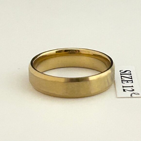 Gold Tone Ring, Size 12 - Picture 1 of 4